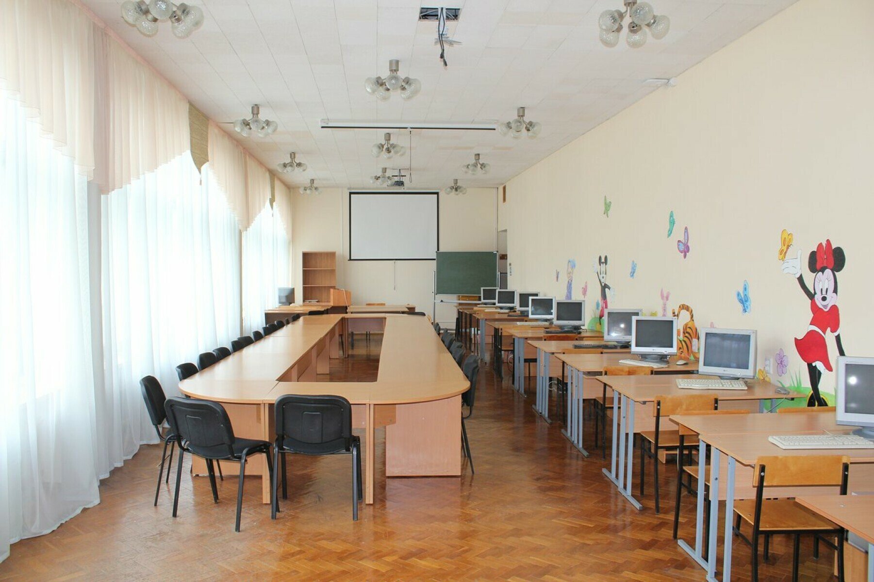 Moscow Innovative Language Centre (MILC). Подмосковье – языковой лагерь, Московская область, Солнечногорск. Путевки в детский лагерь на 2025 год, фото размещения 3