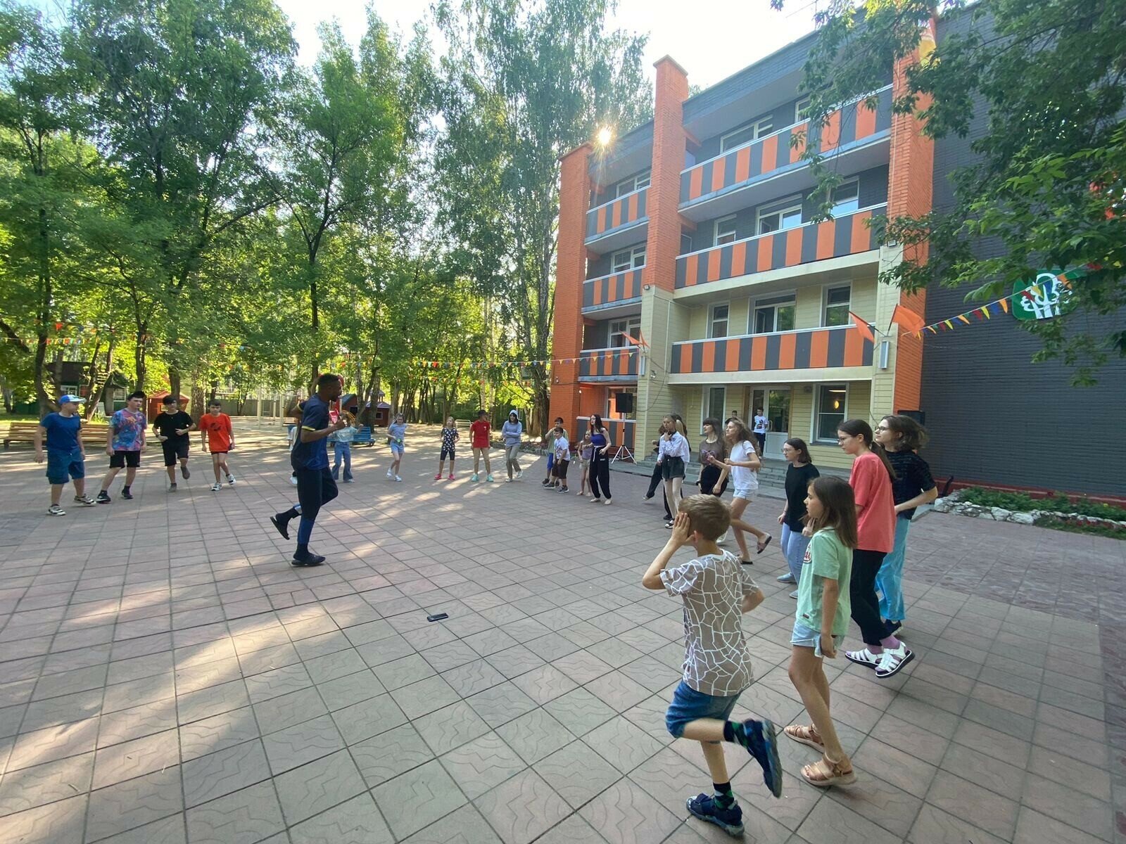 ОXFORD FRIENDS CAMP. Выездной языковой лагерь – языковой лагерь, Новосибирск. Путевки в детский лагерь на 2025 год, фото программы 10