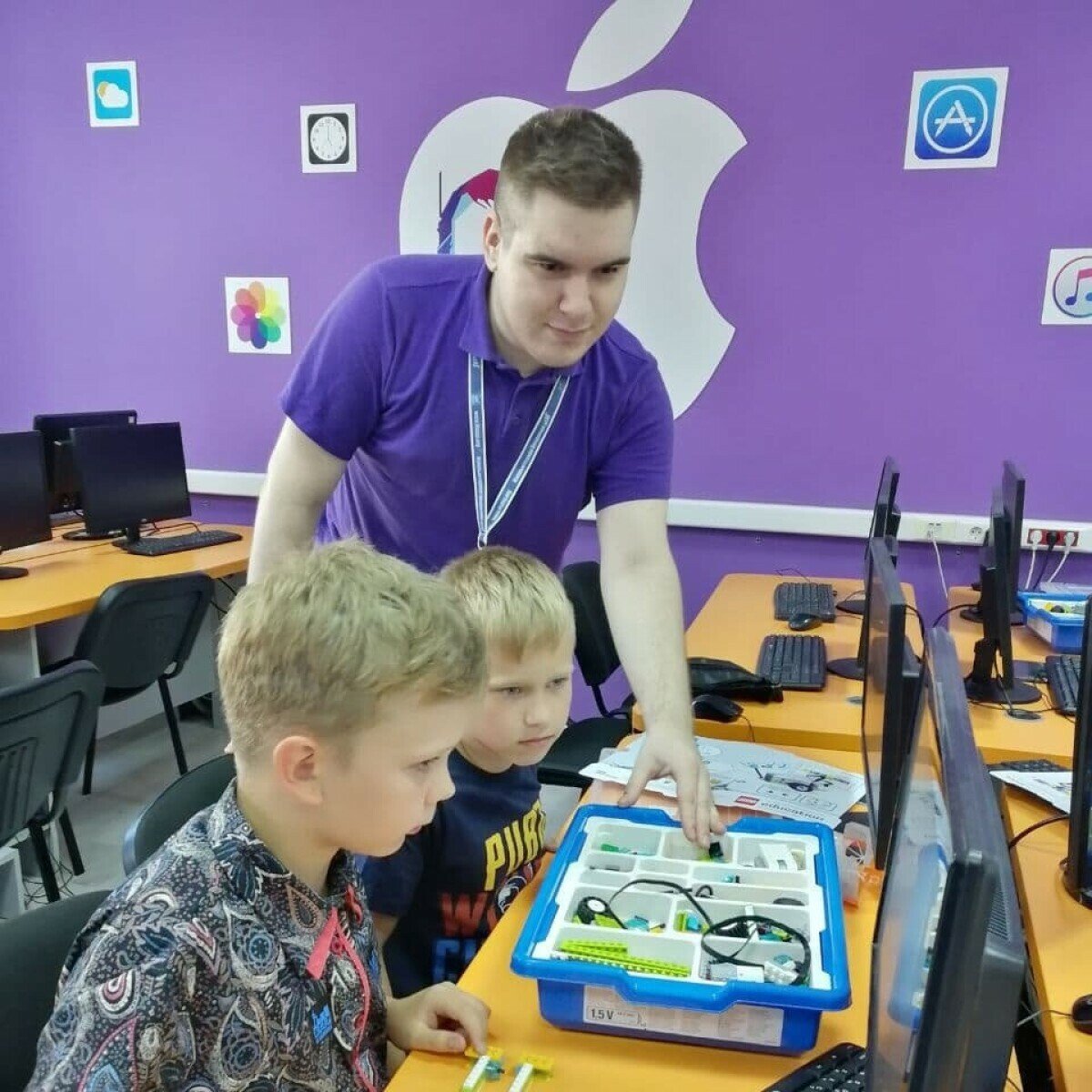 Компьютерная Академия TOP. Ульяновск – городской лагерь, Ульяновск, 2 филиала. Путевки в детский лагерь на 2025 год, фото программы 1