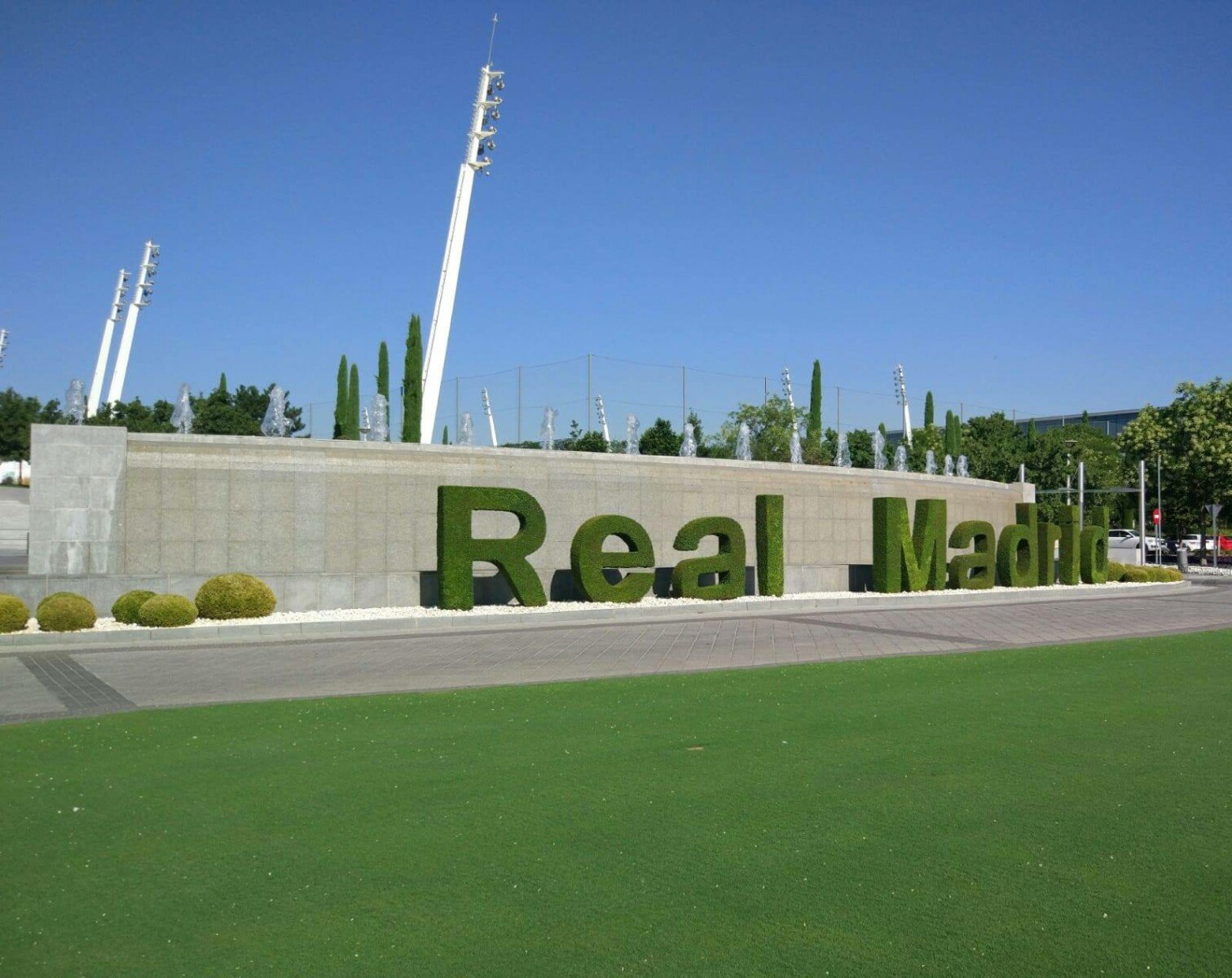 Real Madrid Foundation Campus Experience - лагерь в г. Малага, Малага.  Спортивный лагерь для детей от 9 до 17 лет