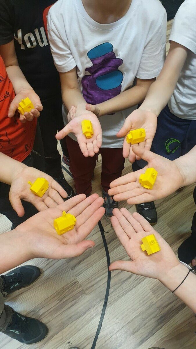 Лето с роботами. Ленинский проспект – городской лагерь, Санкт-Петербург, м. Ленинский проспект . Путевки в детский лагерь на 2025 год, фото программы 8