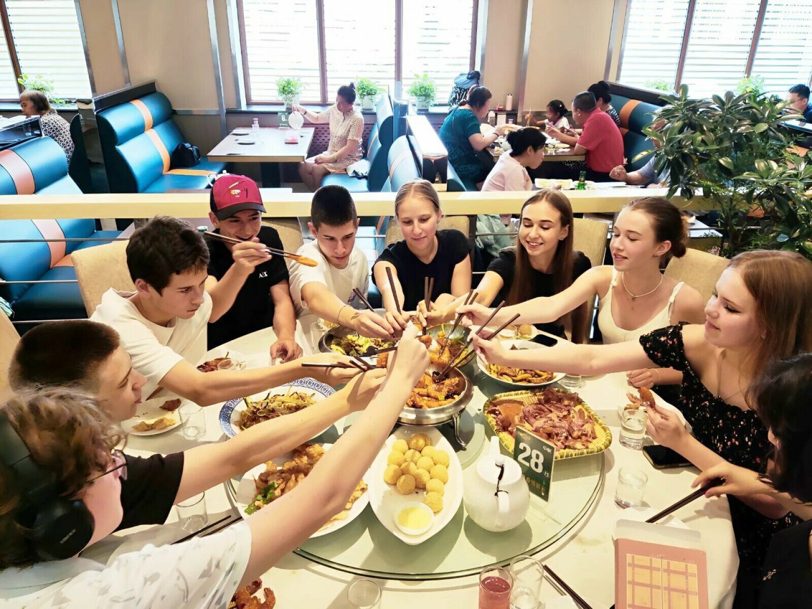 China Сlub Чудеса Поднебесной – международный лагерь, Китай, Пекин, Тяньцзинь, Сиань. Путевки в детский лагерь на 2025 год, фото питания 1