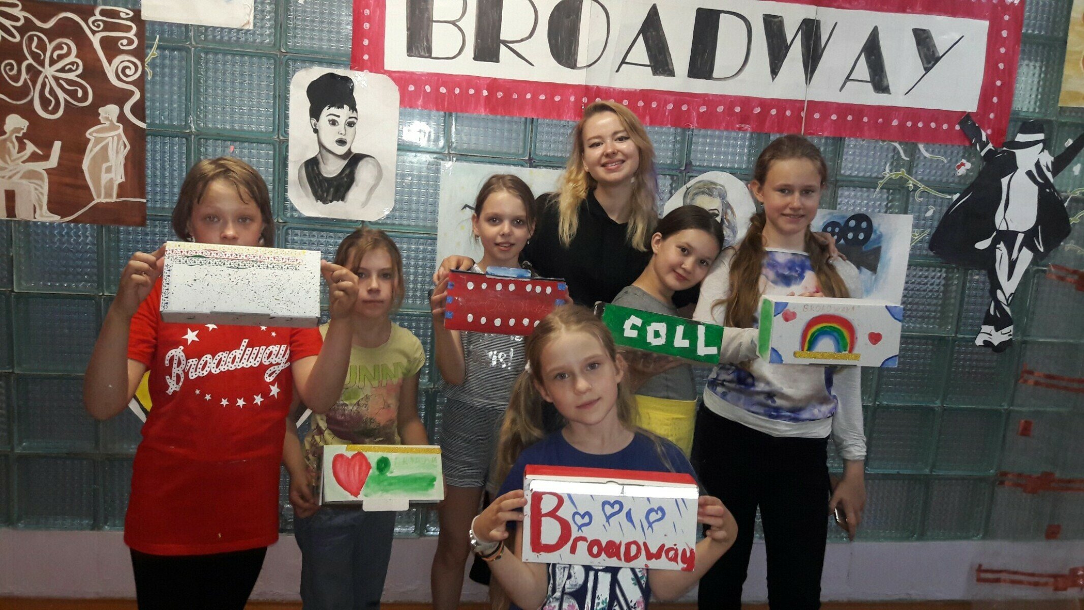 Театрально-танцевальный лагерь Broadway – творческий лагерь, Новосибирская обл., п. Бурмистрово. Путевки в детский лагерь на 2025 год, фото программы 3