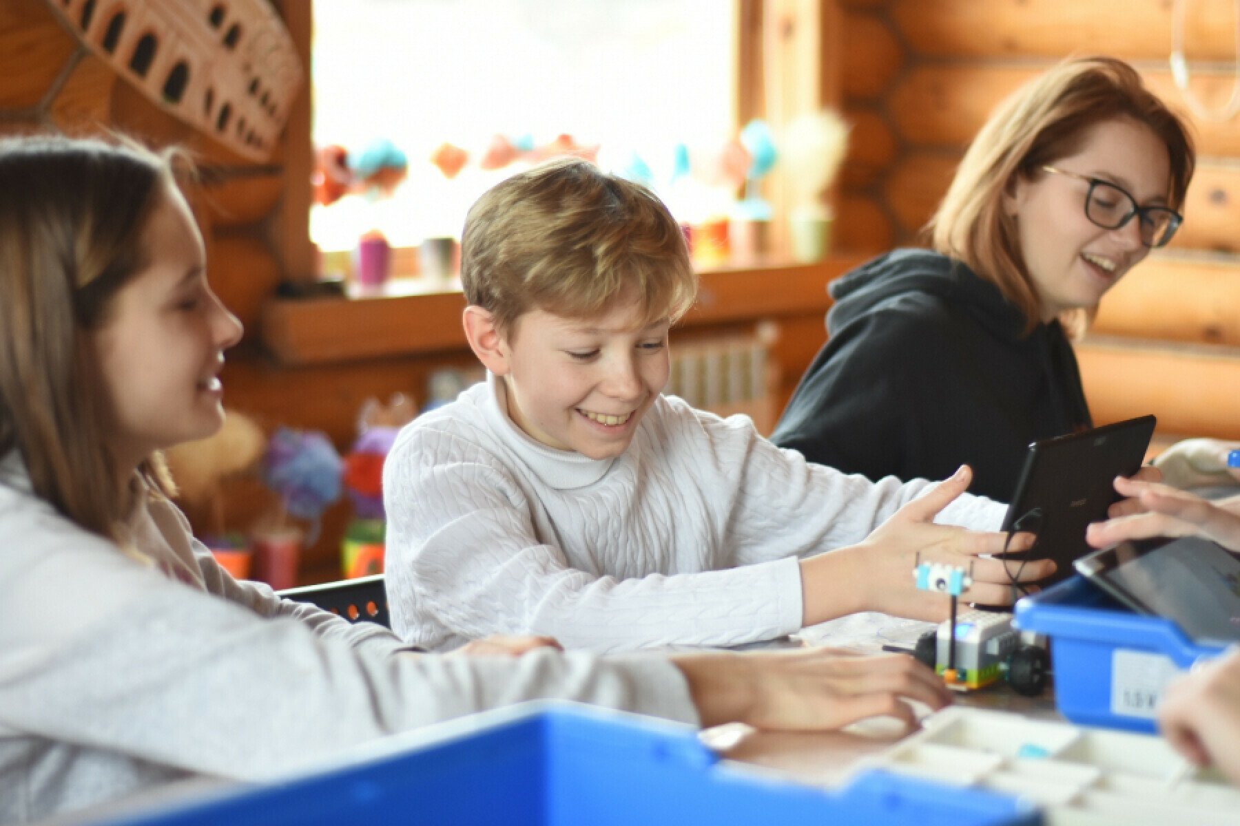 Каникулы от сети школ Cyber Class – IT и математический лагерь, Владимирская обл., Петушинский р-н. Путевки в детский лагерь на 2025 год, фото программы 1