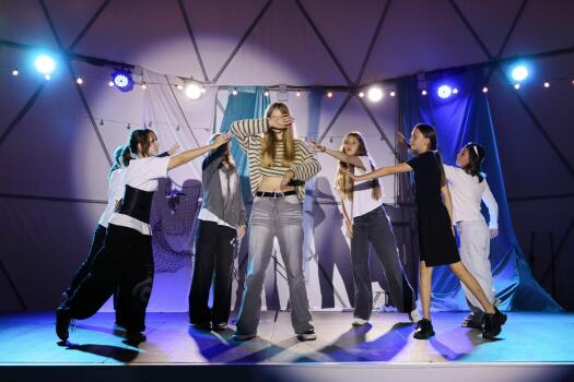 Детский лагерь «Enjoy Camp» Танцы, Домодедово, «Ёлочки» - Московская обл., г. Домодедово, Каширское ш., д. 112, МФК “Ёлочки”, купить путевку