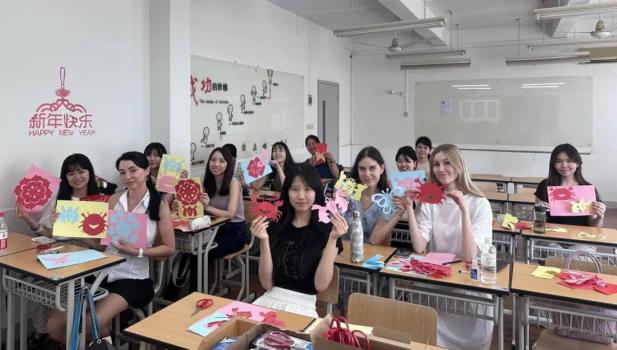 Детский лагерь 'Триумф' летняя школа SISU, Шанхай - Китай, Шанхай, ул. Далянь (З), 550, купить путевку