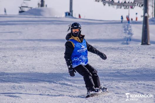 Детский лагерь «Komandor Camp» Лыжи и сноуборд, Сочи - Краснодарский край, г. Сочи, ул. Плеханова, д. 34Б, санаторий «Октябрьский», купить путевку