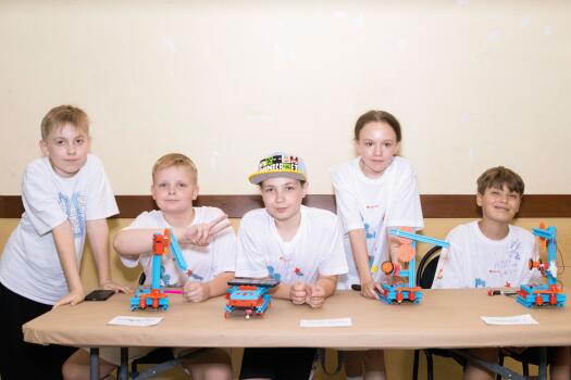 Лагерь «Enjoy Camp» Роботы, Калужская область, «Изумруд»