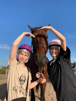 Детский лагерь «Актив» Смены «Пегас» в Конной Академии, Всеволожск - Ленинградская обл., г. Всеволожск, пер. Пушкинский, д. 7, купить путевку