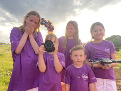 Детский лагерь «Азбука Кино и Видеоблогинга» Подмосковье - Московская обл., Дмитровский г.о., г. Яхрома, ул. Троицкая, д. 1, спортивный парк 'Волен', купить путевку