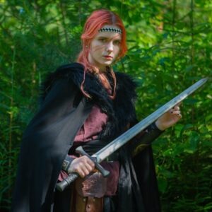 Аня Листова