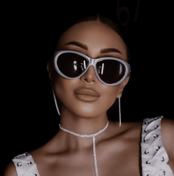 Вика Мартиросян