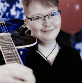 Марина Толстопятова