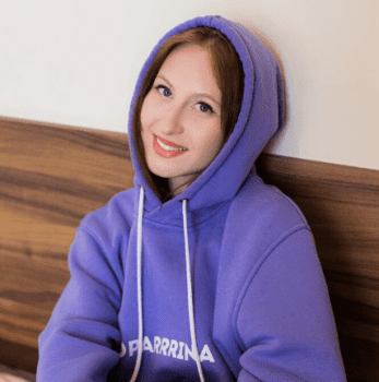 Соня Опарина