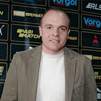 Максим Симонов