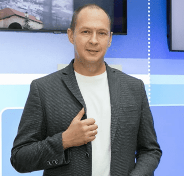 Константин Смирнов