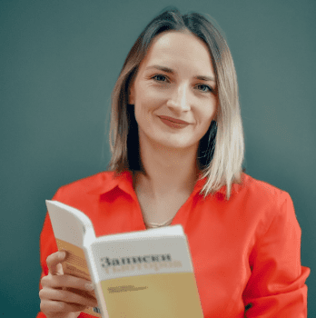 Юлия Суркова