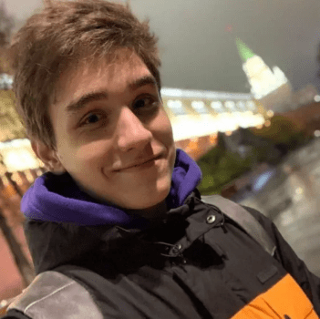 Пётр Курников