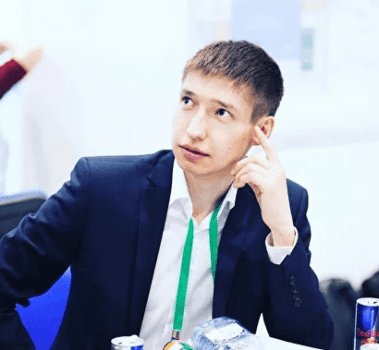 Владислав Лапин